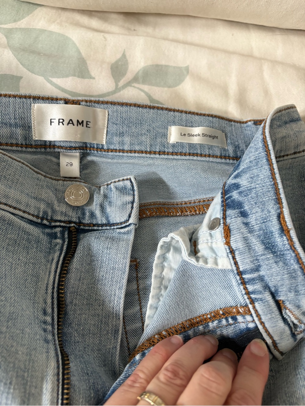 Frame Le Sleek Straight Jeans - Light Wash size 29 - Picture 6 of 7